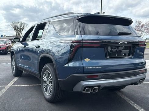 New 2026 Chevrolet Traverse LT w/ Driver Confidence Package image 5