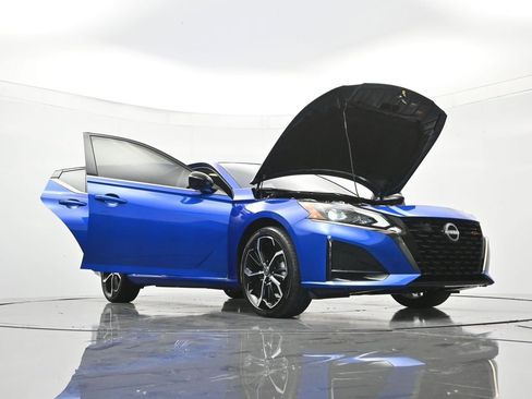 Certified 2025 Nissan Altima 2.5 SR FWD image 49