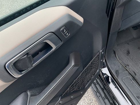 Used 2024 Ford Bronco Wildtrak AWD/4WD image 25