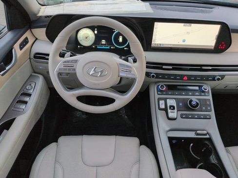 Used 2025 Hyundai Palisade Limited FWD image 14