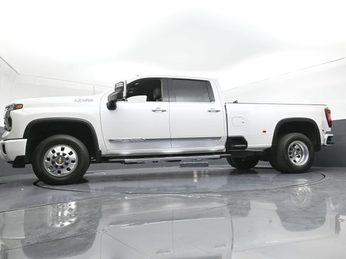 Used 2024 Chevrolet Silverado 3500 High Country w/ High Country Premium Package image 26