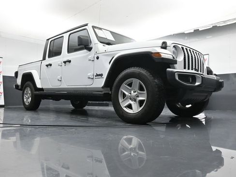 Used 2022 Jeep Gladiator Sport image 32