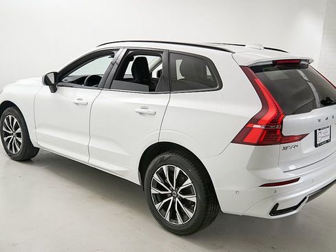 Certified 2025 Volvo XC60 B5 Plus AWD/4WD image 7