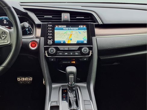 Used 2019 Honda Civic Touring image 17