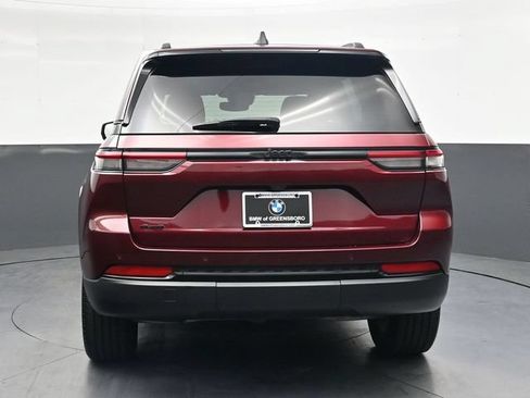 Used 2024 Jeep Grand Cherokee Altitude AWD/4WD image 6