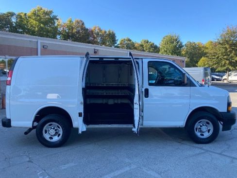 Used 2019 Chevrolet Express 2500 image 9