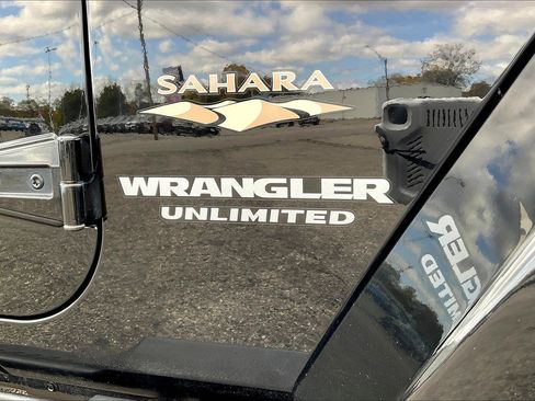 Used 2015 Jeep Wrangler Unlimited Sahara image 30