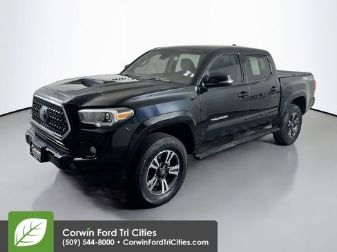 Used 2018 Toyota Tacoma 4x4 Double Cab image 5