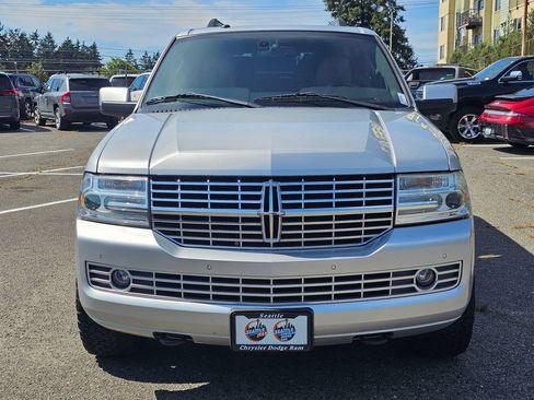 Used 2012 Lincoln Navigator L 4WD image 3