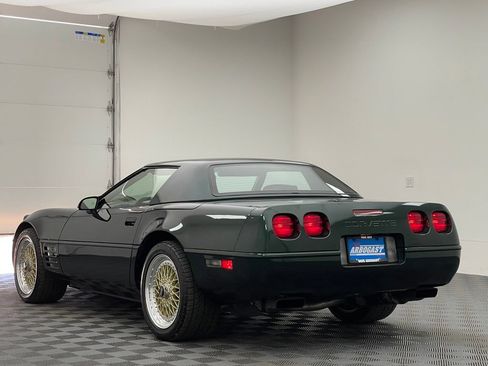 Used 1992 Chevrolet Corvette Convertible RWD image 8