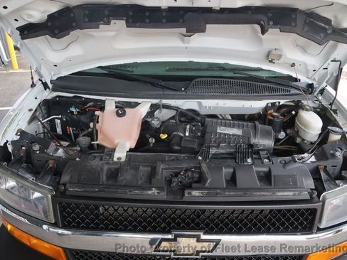 Used 2018 Chevrolet Express 3500 LT w/ LT Preferred Equipment Group RWD image 28