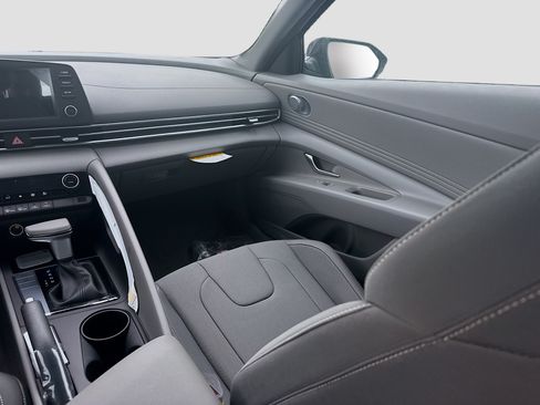 New 2026 Hyundai Elantra Sport FWD image 16