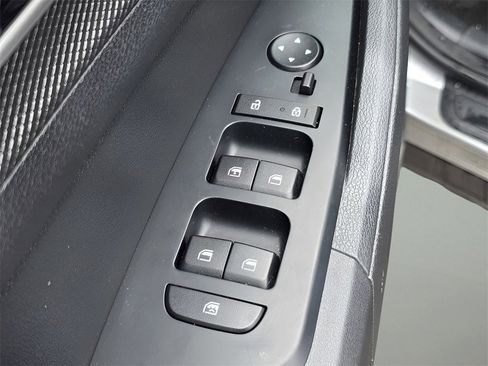 Used 2024 Kia Sportage LX image 18