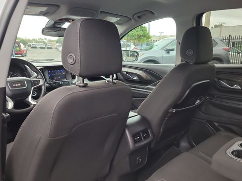 Used 2024 GMC Terrain SLE image 13