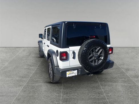 Used 2024 Jeep Wrangler Sport S image 5