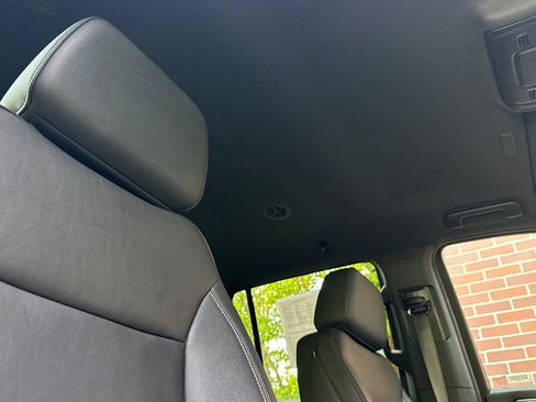 Used 2025 Chevrolet Tahoe LT AWD/4WD image 23