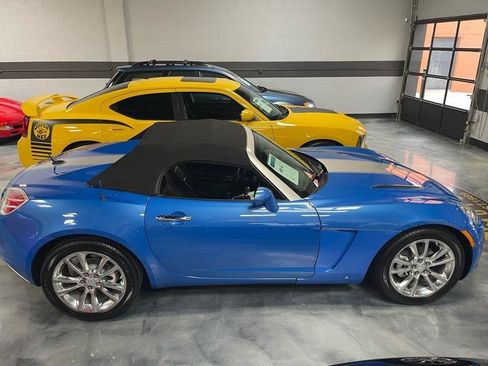 Used 2009 Saturn Sky Hydro Blue RWD image 12