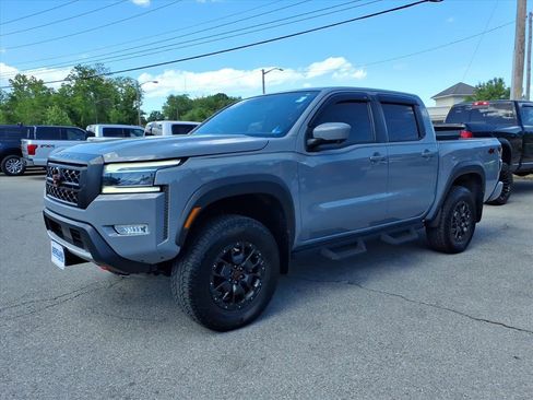 Used 2023 Nissan Frontier PRO-4X w/ Pro-4X Premium Package AWD/4WD image 8