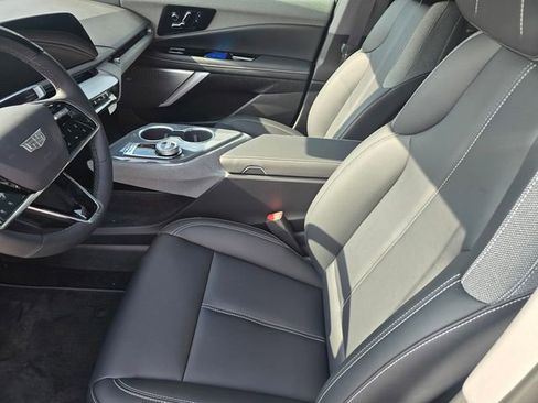 New 2026 Cadillac Optiq Luxury 1 RWD image 20