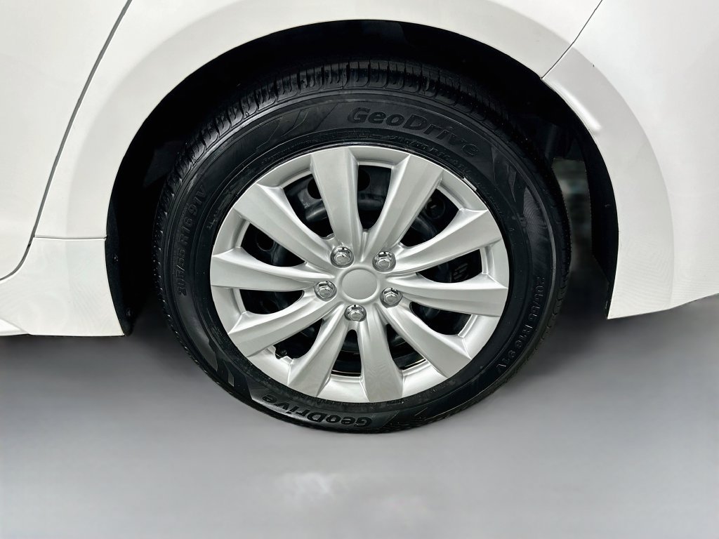 Certified 2025 Toyota Corolla LE FWD image 29