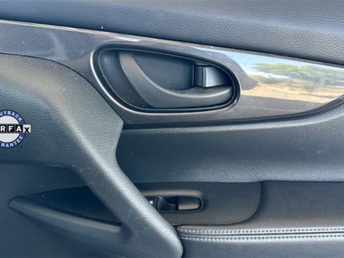 Used 2020 Nissan Rogue S image 26