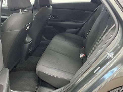 Certified 2025 Hyundai Elantra SEL FWD image 15