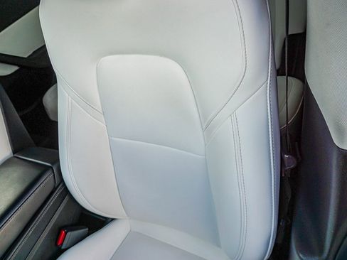 Used 2022 Tesla Model Y Performance image 20