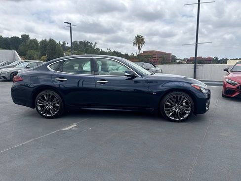 Used 2016 INFINITI Q70 3.7 RWD image 4