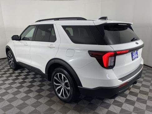 Used 2025 Ford Explorer ST-Line AWD/4WD image 9