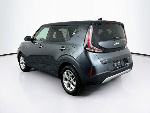 Used 2025 Kia Soul LX w/ LX Technology Package FWD image 5