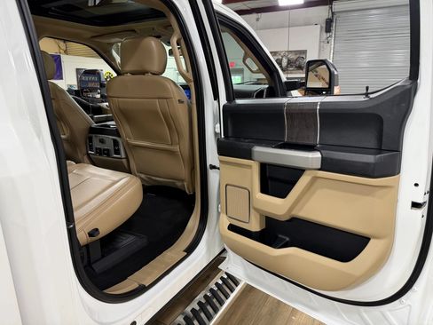Used 2020 Ford F250 Lariat w/ Lariat Ultimate Package AWD/4WD image 17
