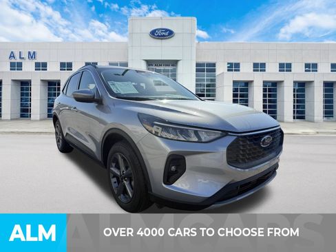 Certified 2023 Ford Escape SE FWD image 2