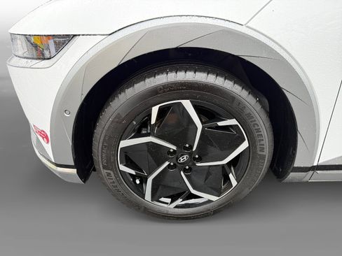 Certified 2024 Hyundai Ioniq 5 Limited image 9