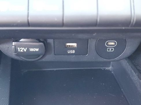Used 2024 Hyundai Elantra SEL FWD image 30