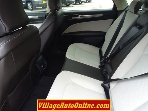 Used 2019 Ford Fusion SE w/ Equipment Group 151A image 22