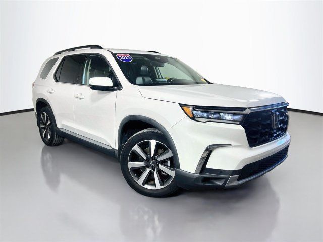 Used 2023 Honda Pilot Touring image 2