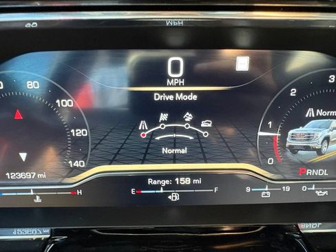 Used 2022 GMC Sierra 1500 Elevation w/ LPO, Elevation Black Package AWD/4WD image 5
