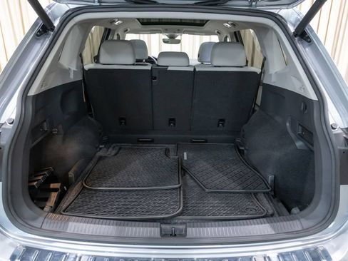 Used 2020 Volkswagen Tiguan SEL AWD/4WD image 29