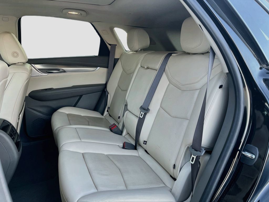 Used 2021 Cadillac XT5 Premium Luxury AWD/4WD image 26