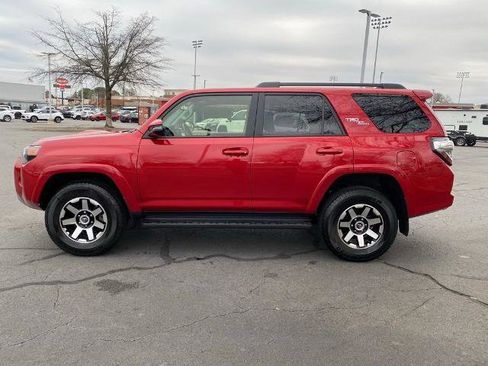 Used 2024 Toyota 4Runner TRD Off-Road Premium AWD/4WD image 4