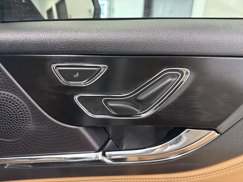 Used 2023 Lincoln Corsair Reserve image 26