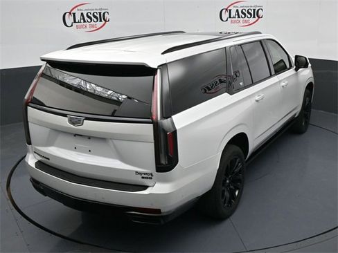 Used 2024 Cadillac Escalade ESV Sport Platinum w/ LPO, ONYX Package image 21