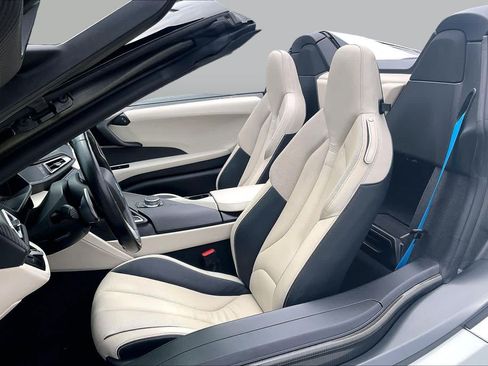Used 2019 BMW i8 Roadster AWD/4WD image 7