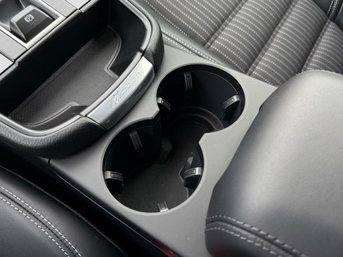 Used 2025 Porsche Macan image 23