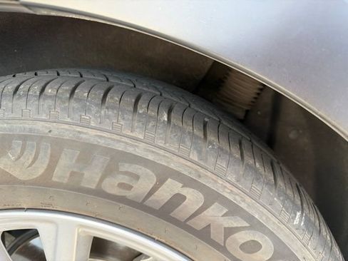 Used 2025 Honda CR-V EX image 9