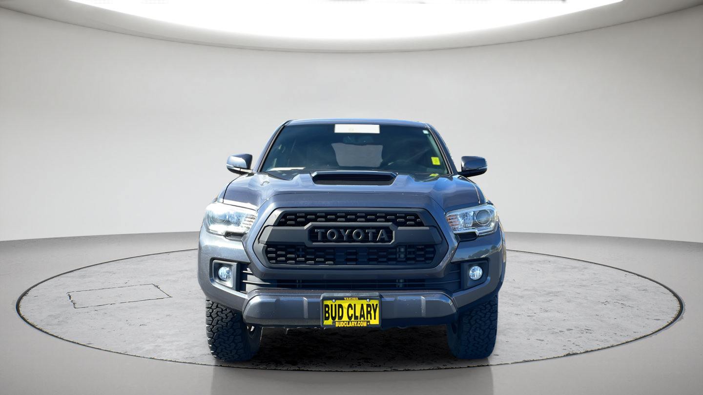Certified 2017 Toyota Tacoma TRD Sport w/ Tow Package AWD/4WD image 2
