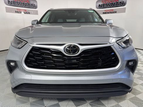 Used 2023 Toyota Highlander XLE image 9