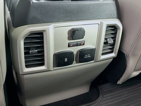 Used 2020 Ford F150 Lariat w/ Equipment Group 502A Luxury AWD/4WD image 28