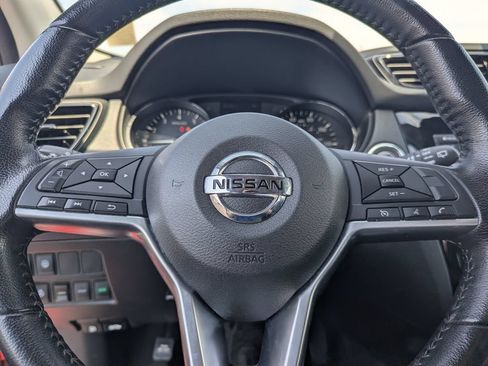 Used 2021 Nissan Rogue Sport SV AWD/4WD image 23