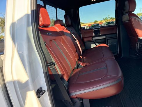 Used 2022 Ford F450 Platinum w/ FX4 Off-Road Package image 31
